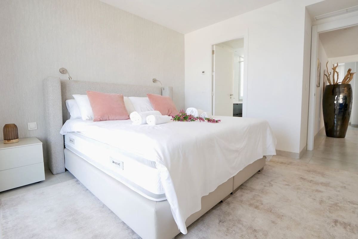 3 sypialnia Apartament na sprzedaż w La Cala de Mijas z basenem garażem - 660 000 € (Ref: 8306805)
