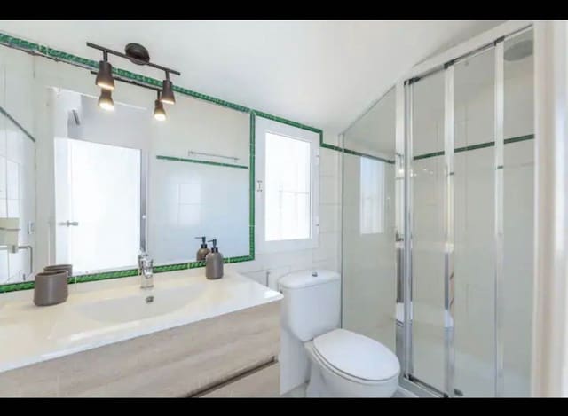 4 soverom Kjedet enebolig til salgs i Las Chapas, Marbella - € 1 950 000 (Ref: 8382475)