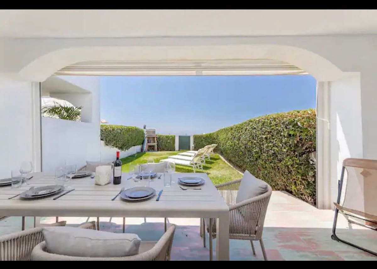 4 soveværelse Semi-Rækkehus til salg i Las Chapas - € 1.950.000 (Ref: 8382475)