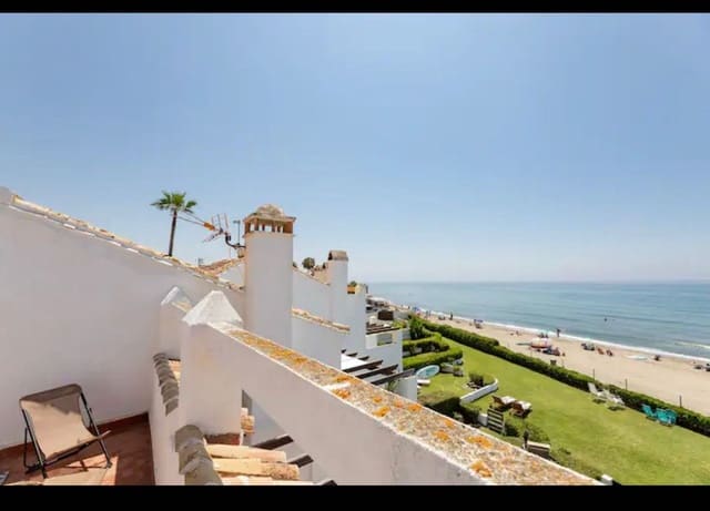 4 quarto Moradia Geminada para venda em Las Chapas, Marbella - 1 950 000 € (Ref: 8382475)