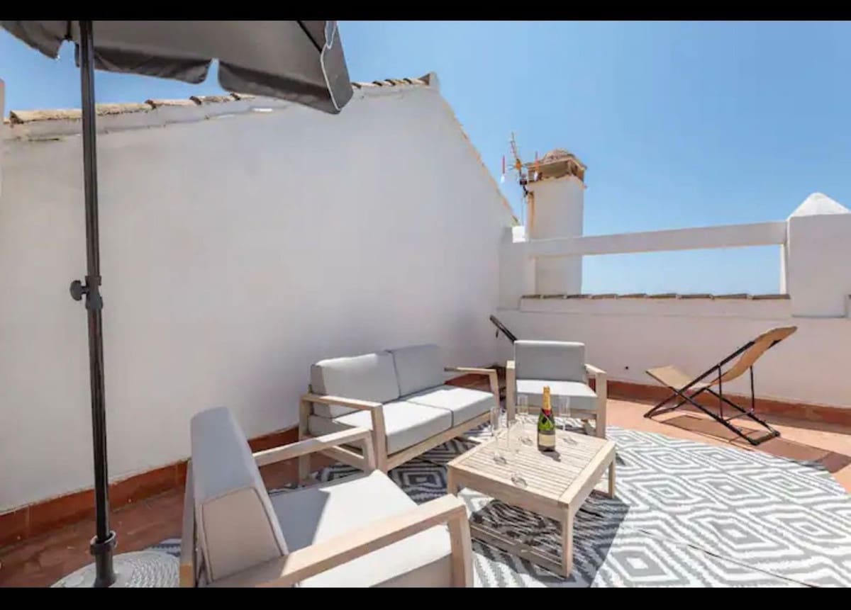 4 slaapkamer Halfvrijstaande villa te koop in Las Chapas - € 1.950.000 (Ref: 8382475)