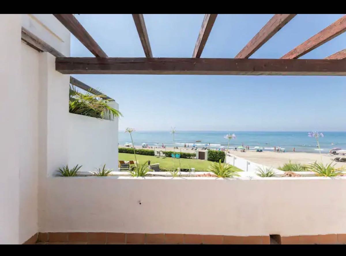 4 slaapkamer Halfvrijstaande villa te koop in Las Chapas - € 1.950.000 (Ref: 8382475)