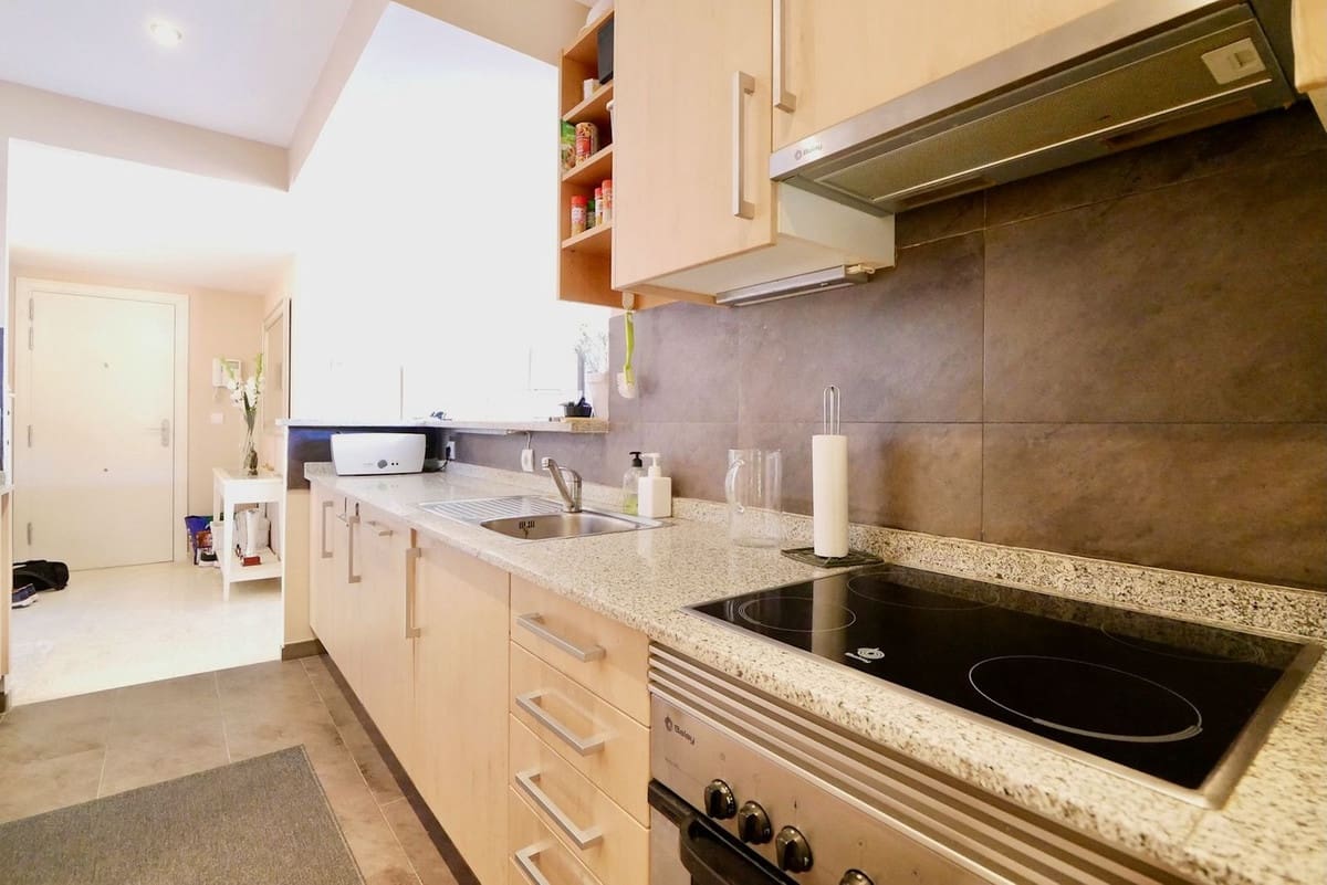 2 bedroom Apartment for sale in Calahonda with pool garage - € 329,000 (Ref: 8397136)