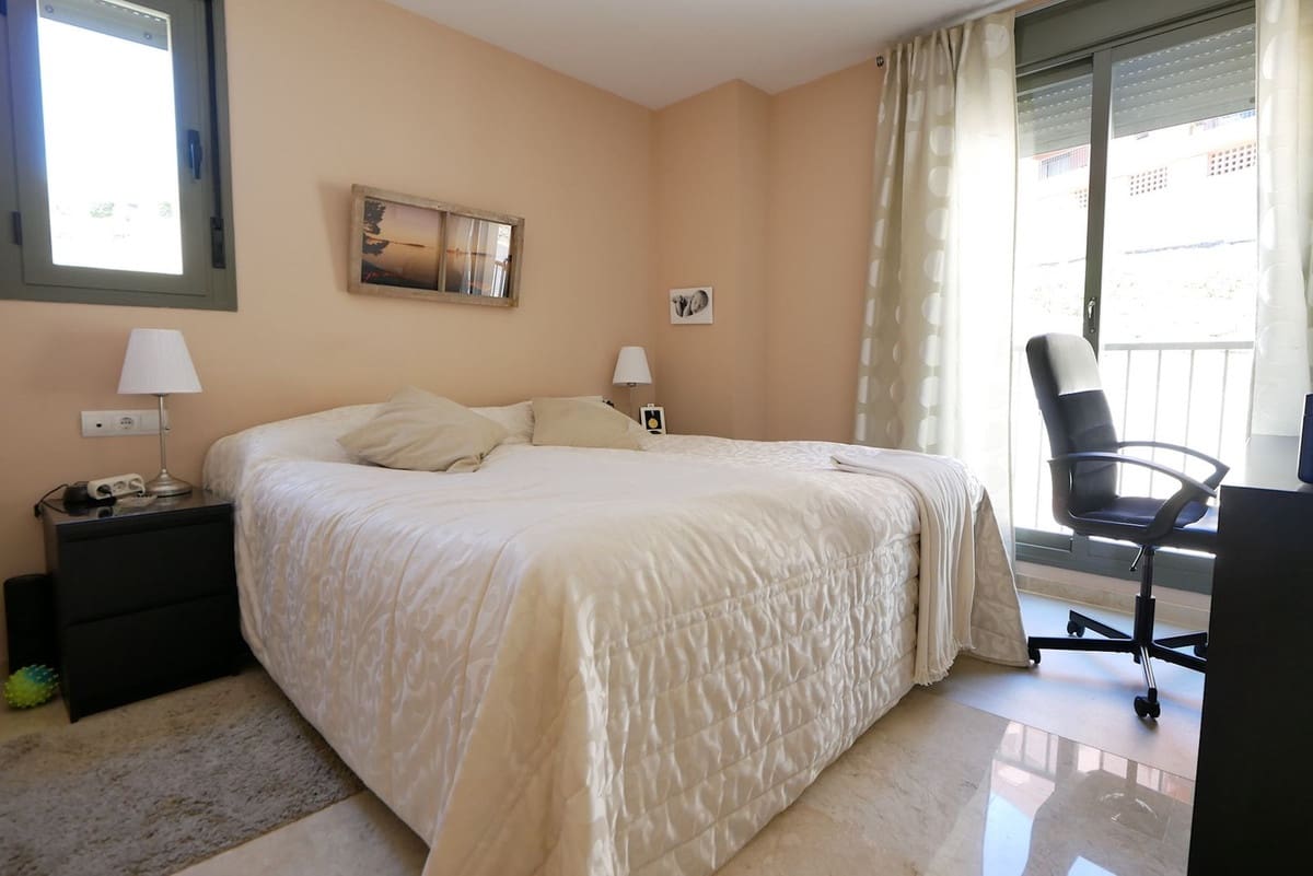 2 bedroom Apartment for sale in Calahonda with pool garage - € 329,000 (Ref: 8397136)