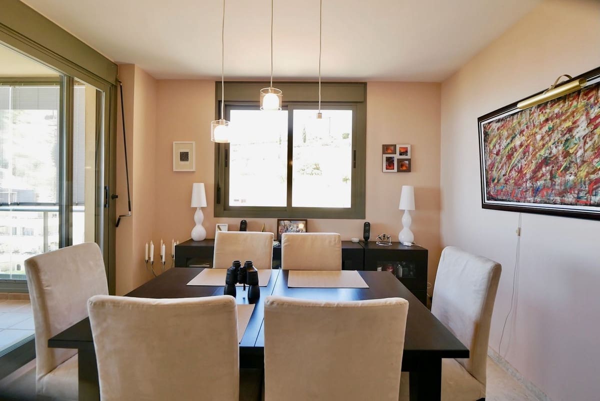 2 bedroom Apartment for sale in Calahonda with pool garage - € 329,000 (Ref: 8397136)