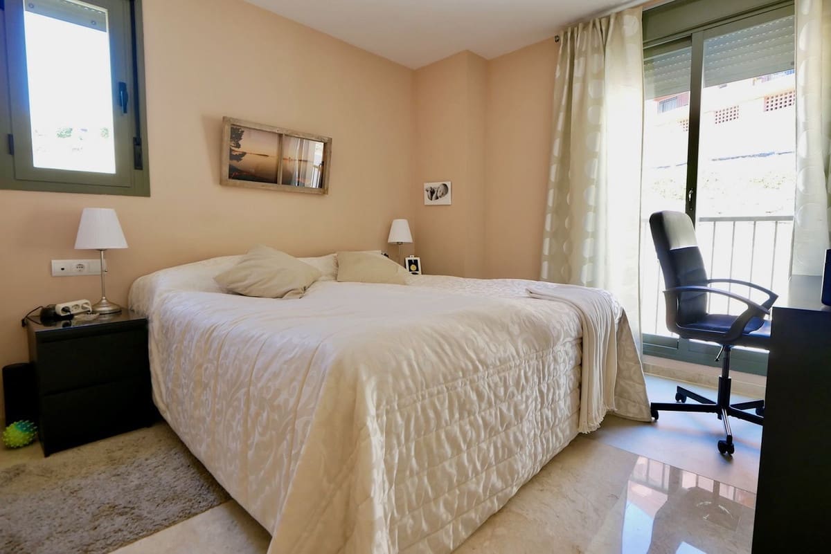 2 bedroom Apartment for sale in Calahonda with pool garage - € 329,000 (Ref: 8397136)