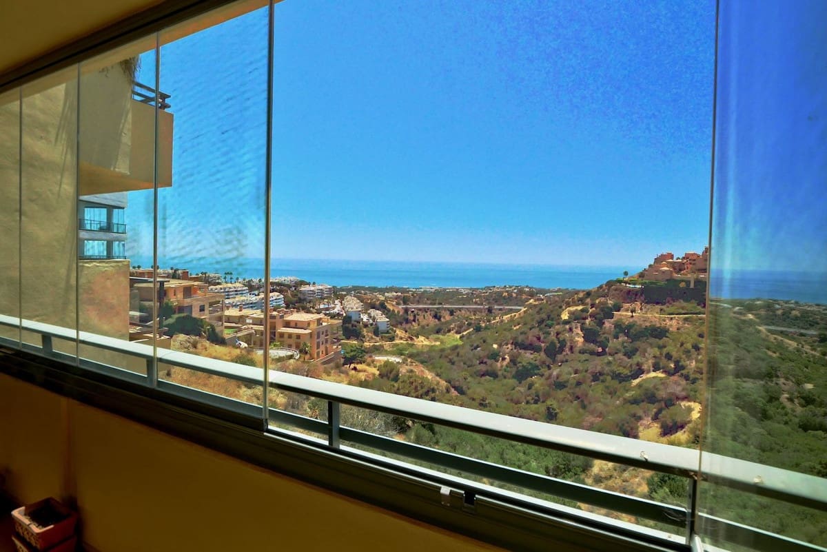 2 bedroom Apartment for sale in Calahonda with pool garage - € 329,000 (Ref: 8397136)