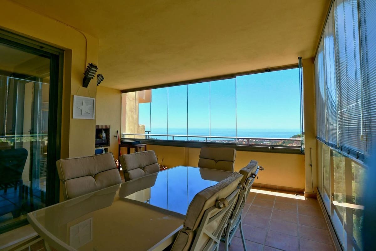 2 bedroom Apartment for sale in Calahonda with pool garage - € 329,000 (Ref: 8397136)