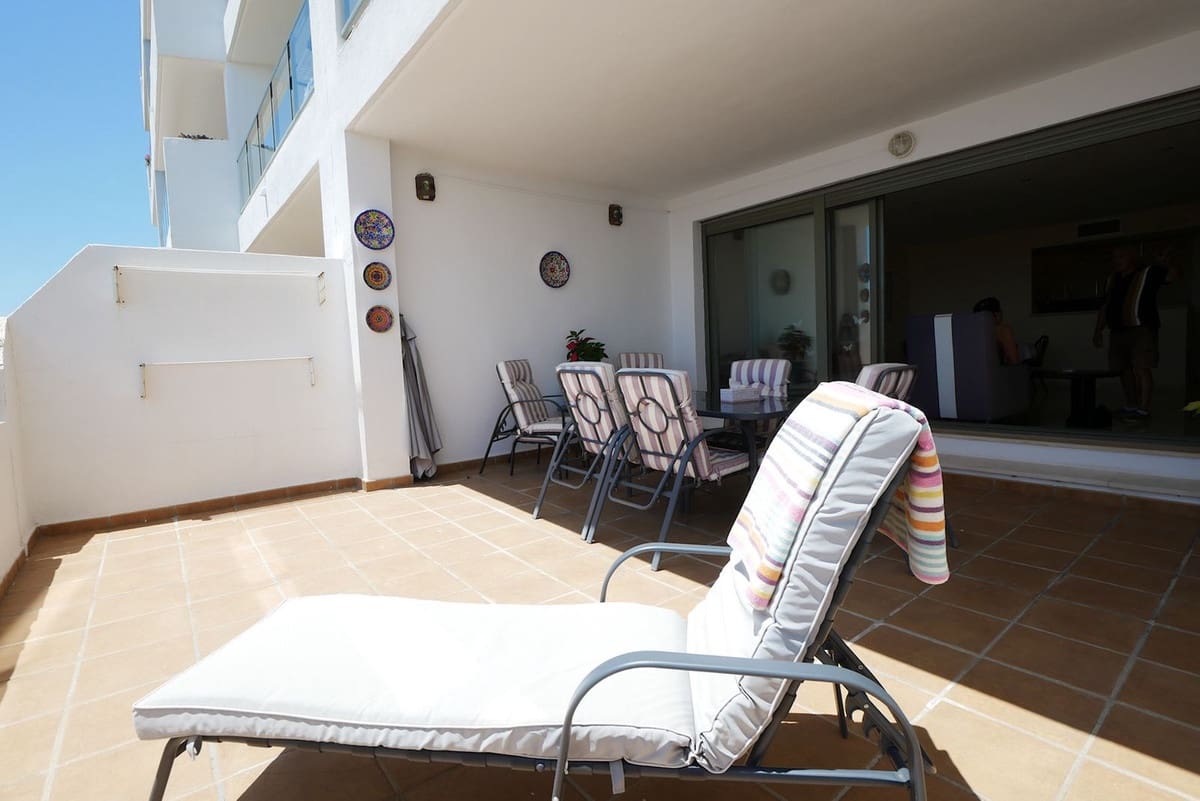3 bedroom Apartment for sale in Calahonda with pool garage - € 350,000 (Ref: 8402302)
