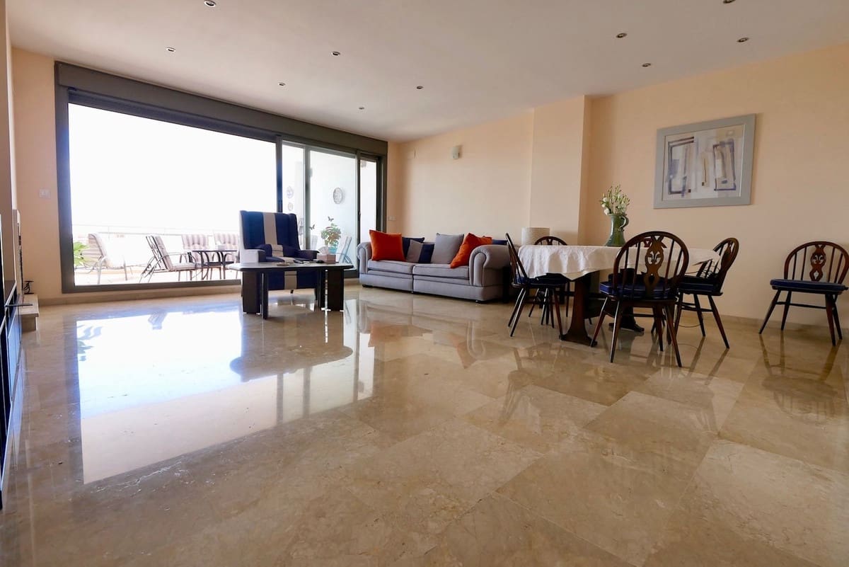 3 bedroom Apartment for sale in Calahonda with pool garage - € 350,000 (Ref: 8402302)