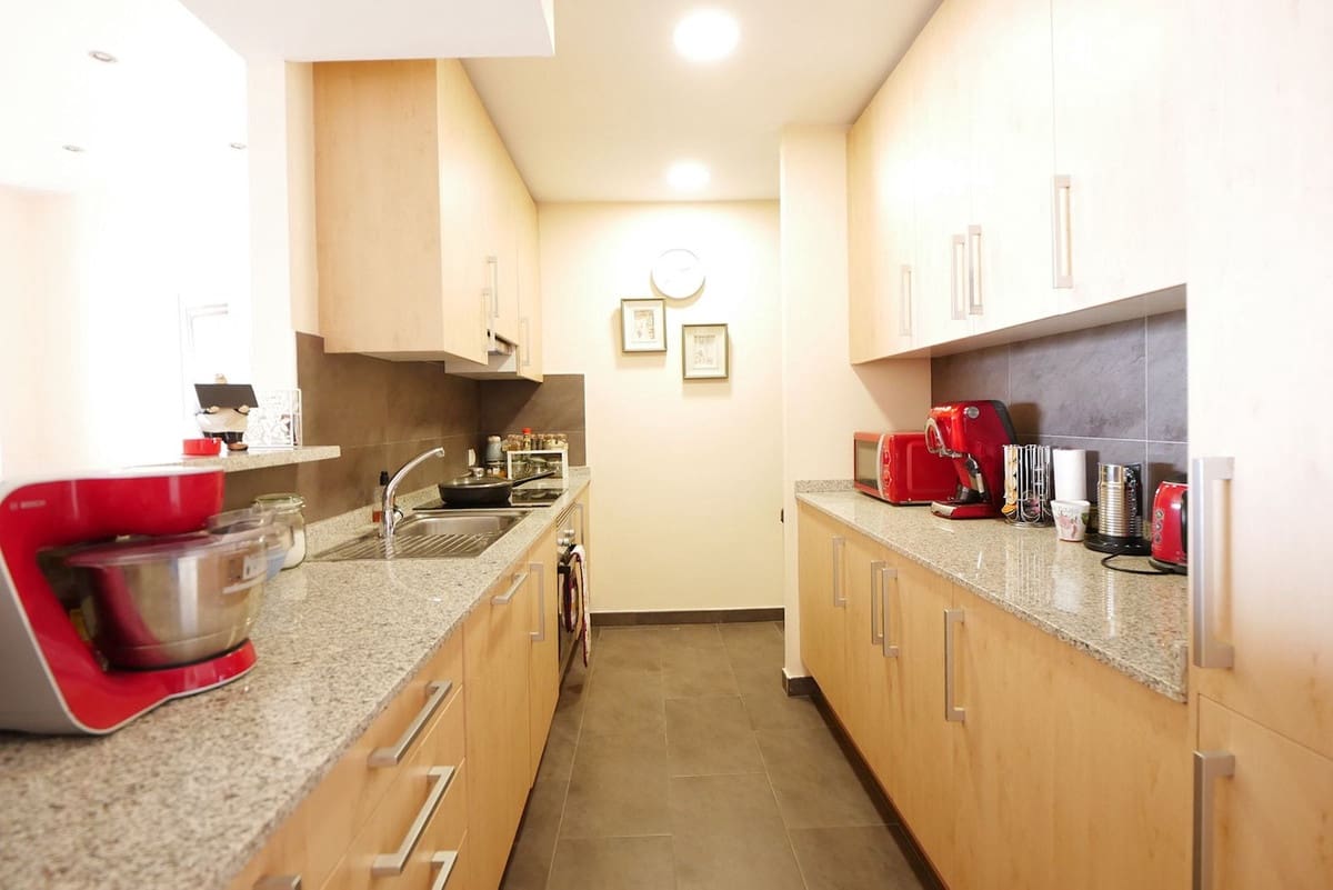 3 bedroom Apartment for sale in Calahonda with pool garage - € 350,000 (Ref: 8402302)