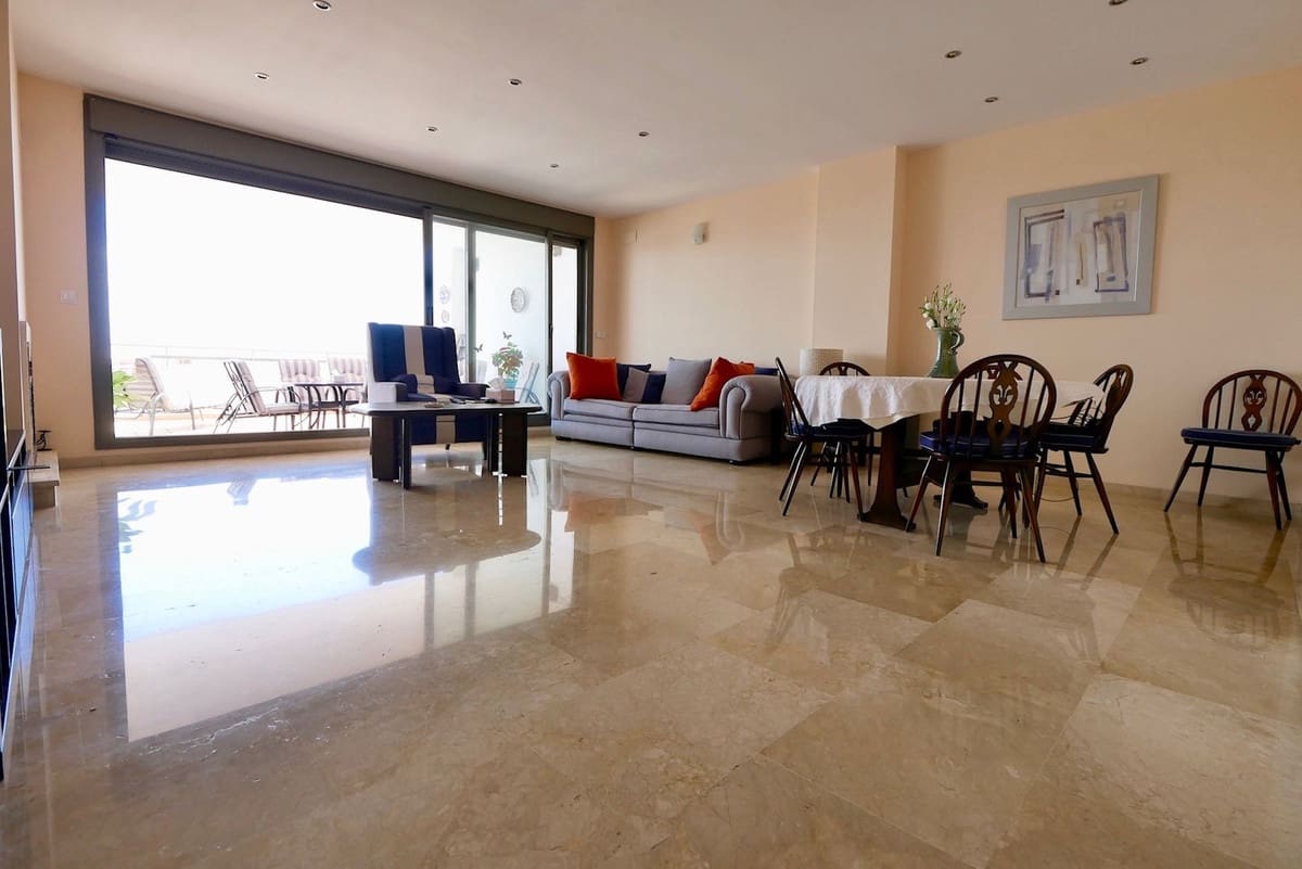 Apartamento de 3 habitaciones en Calahonda en venta con piscina garaje - 350.000 € (Ref: 8402302)