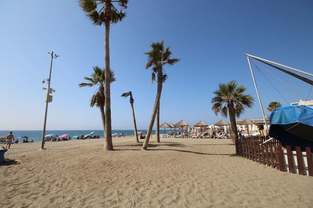 6 sypialnia Dom blizniak na sprzedaż w La Cala de Mijas, Mijas z garażem - 795 000 € (Ref: 8459166)