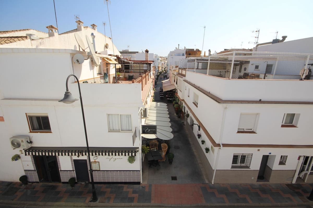 6 soveværelse Semi-Rækkehus til salg i La Cala de Mijas med garage - € 795.000 (Ref: 8459166)