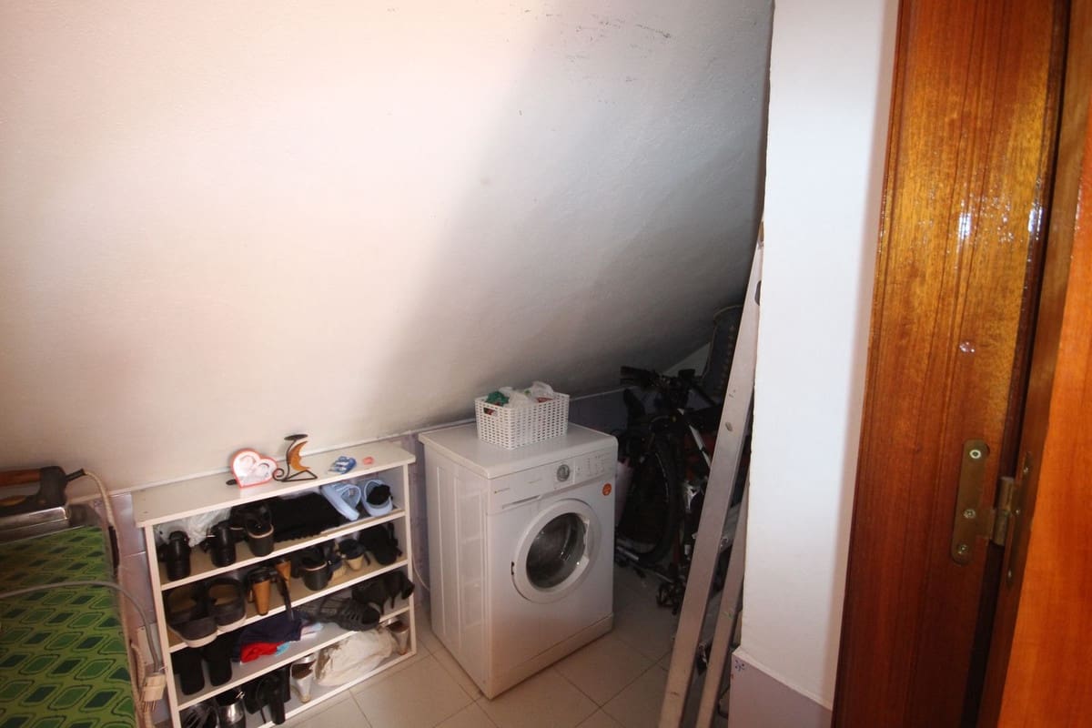 6 soveværelse Semi-Rækkehus til salg i La Cala de Mijas med garage - € 795.000 (Ref: 8459166)