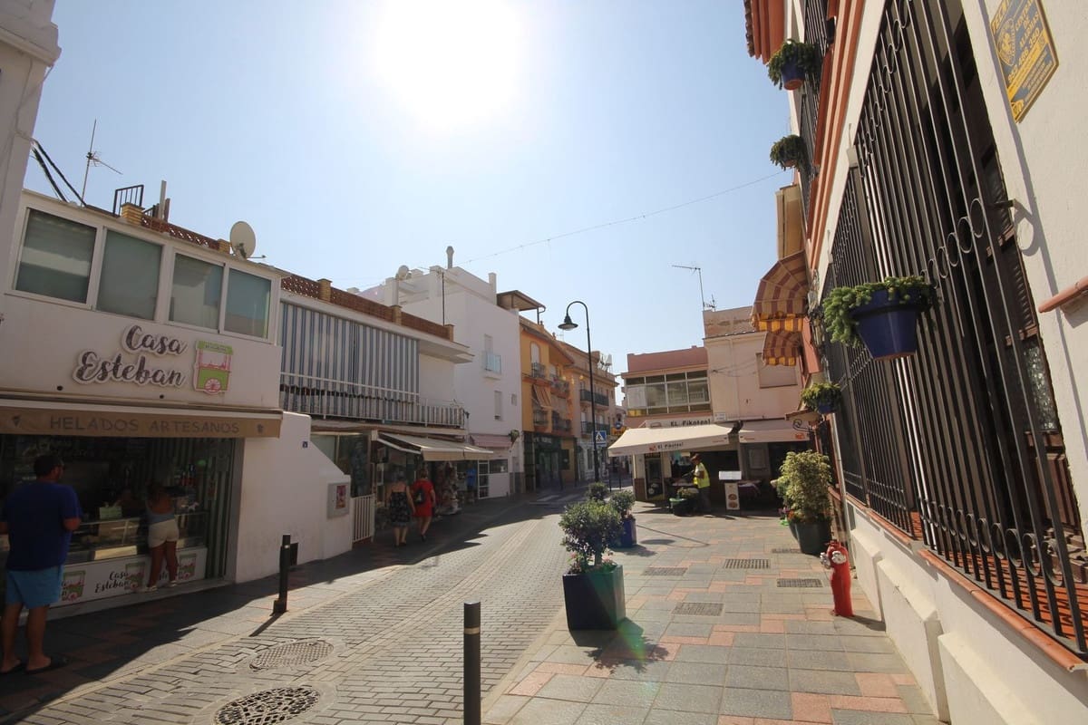 6 soveværelse Semi-Rækkehus til salg i La Cala de Mijas med garage - € 795.000 (Ref: 8459166)