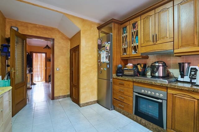 6 soverom Kjedet enebolig til salgs i La Cala de Mijas, Mijas med garasje - € 795 000 (Ref: 8459166)