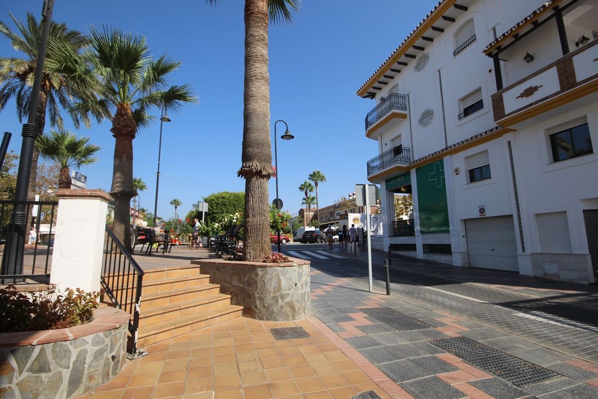 6 soveværelse Semi-Rækkehus til salg i La Cala de Mijas med garage - € 795.000 (Ref: 8459166)
