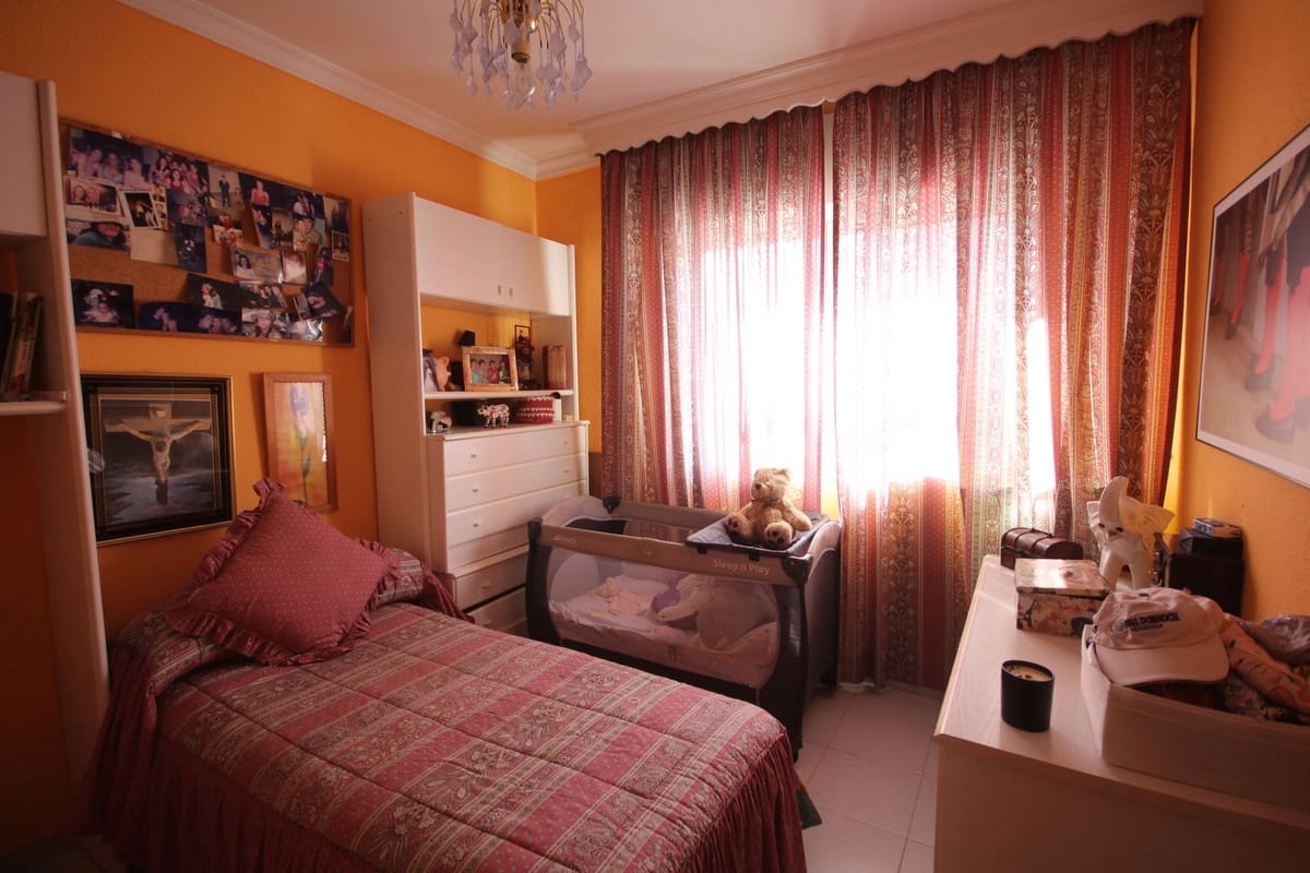 6 soveværelse Semi-Rækkehus til salg i La Cala de Mijas med garage - € 795.000 (Ref: 8459166)