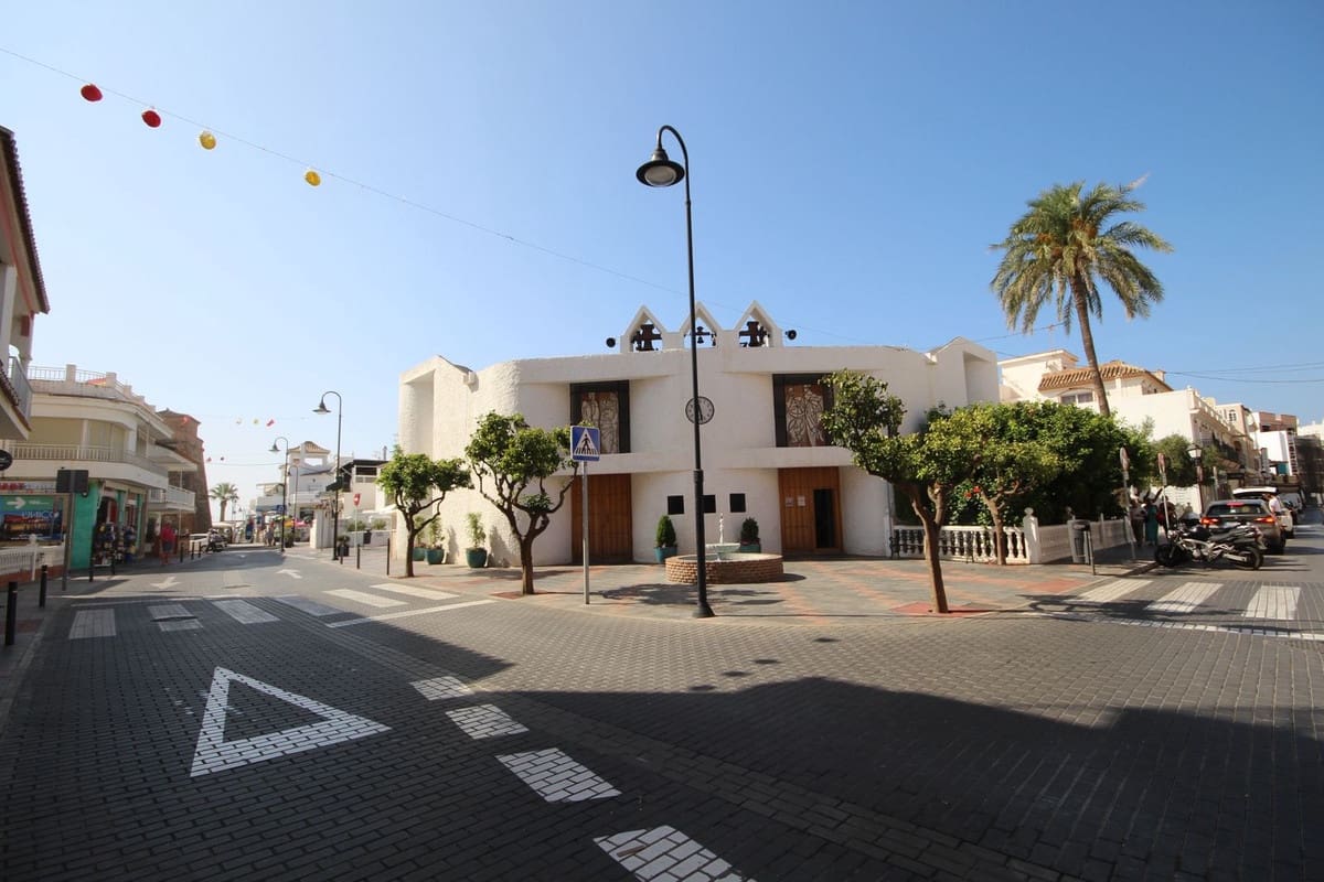 6 soveværelse Semi-Rækkehus til salg i La Cala de Mijas med garage - € 795.000 (Ref: 8459166)