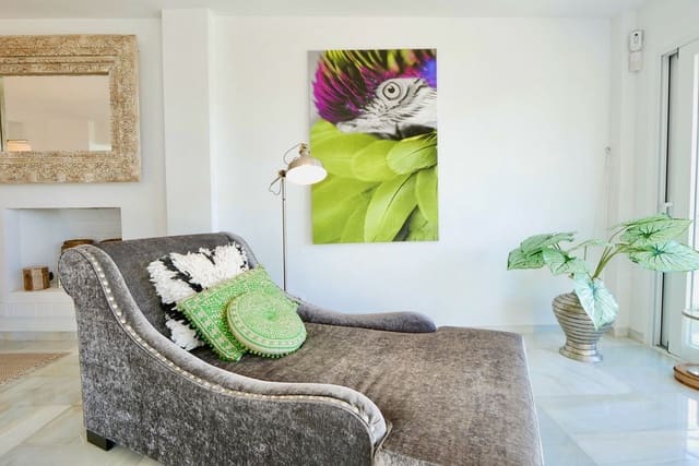 3 soverom Kjedet enebolig til salgs i Nueva Andalucia, Marbella med svømmebasseng garasje - € 649 000 (Ref: 8481634)