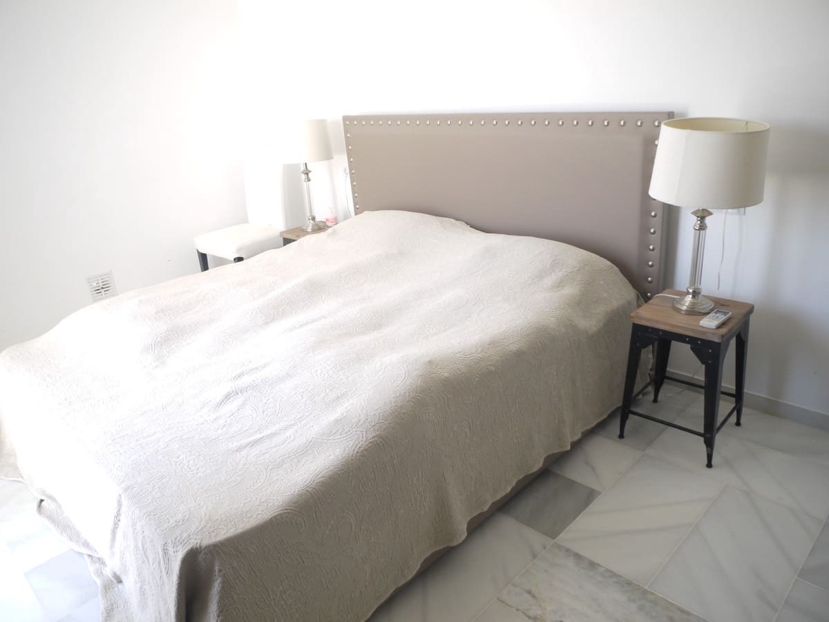 3 bedroom Semi-detached Villa for sale in Nueva Andalucia with pool garage - € 649,000 (Ref: 8481634)