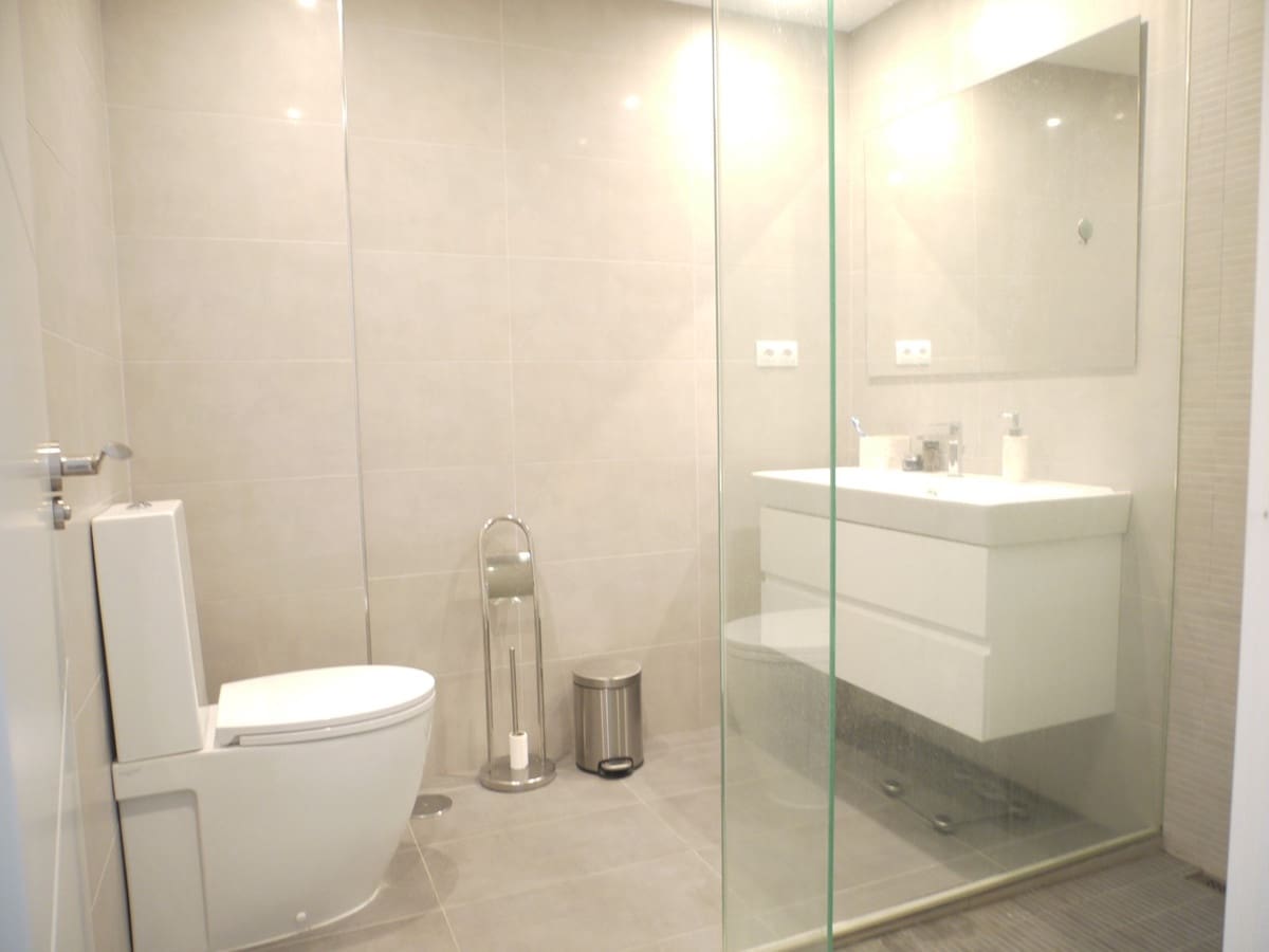 3 soveværelse Semi-Rækkehus til salg i Nueva Andalucia med swimmingpool garage - € 649.000 (Ref: 8481634)