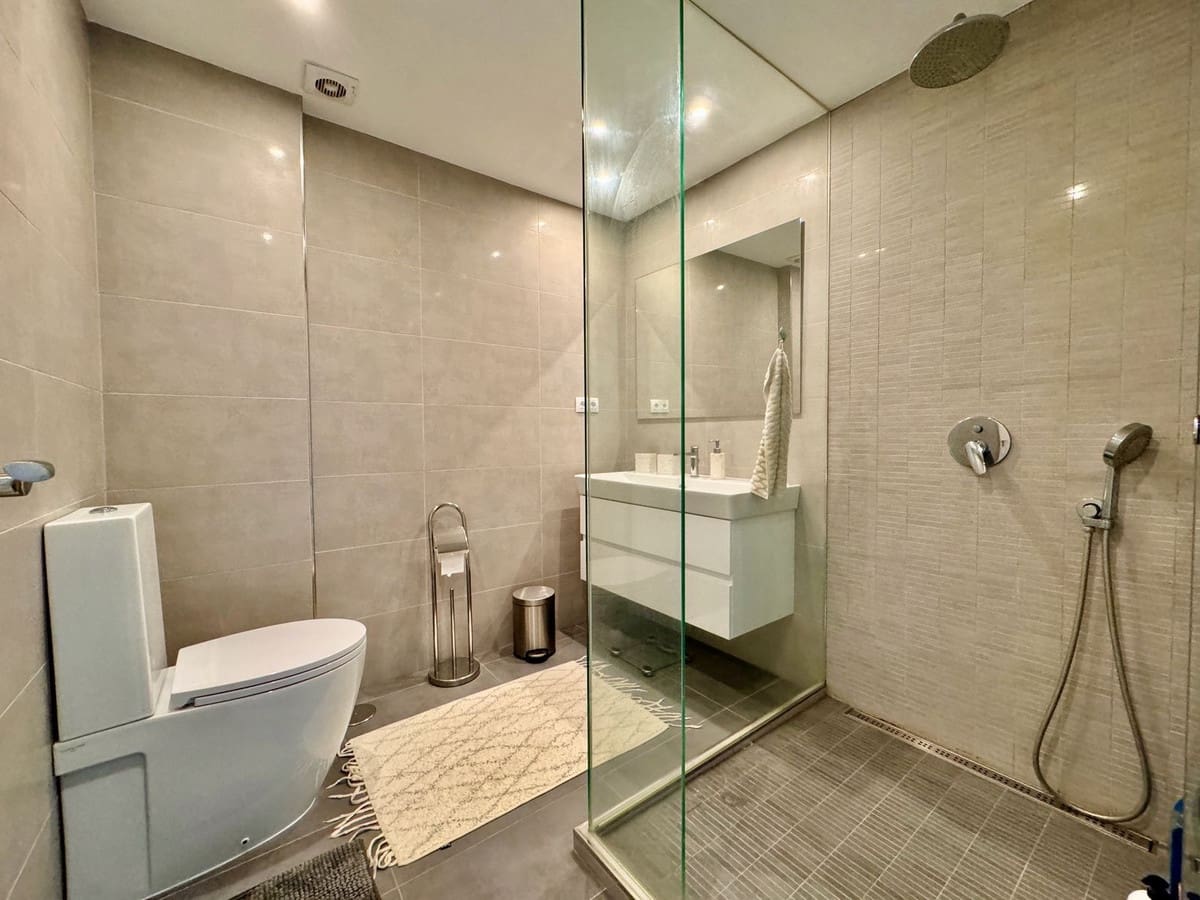 3 soveværelse Semi-Rækkehus til salg i Nueva Andalucia med swimmingpool garage - € 649.000 (Ref: 8481634)