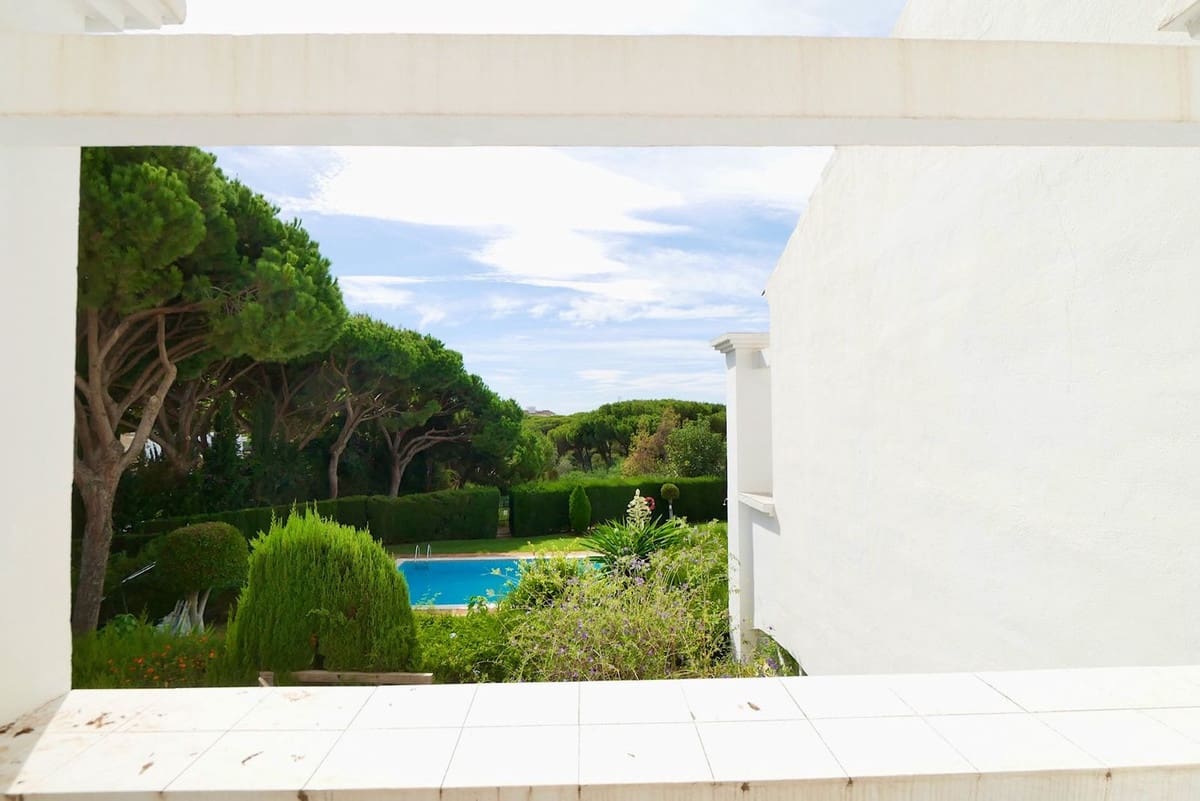 3 bedroom Townhouse for sale in Calahonda with pool garage - € 489,000 (Ref: 8566085)