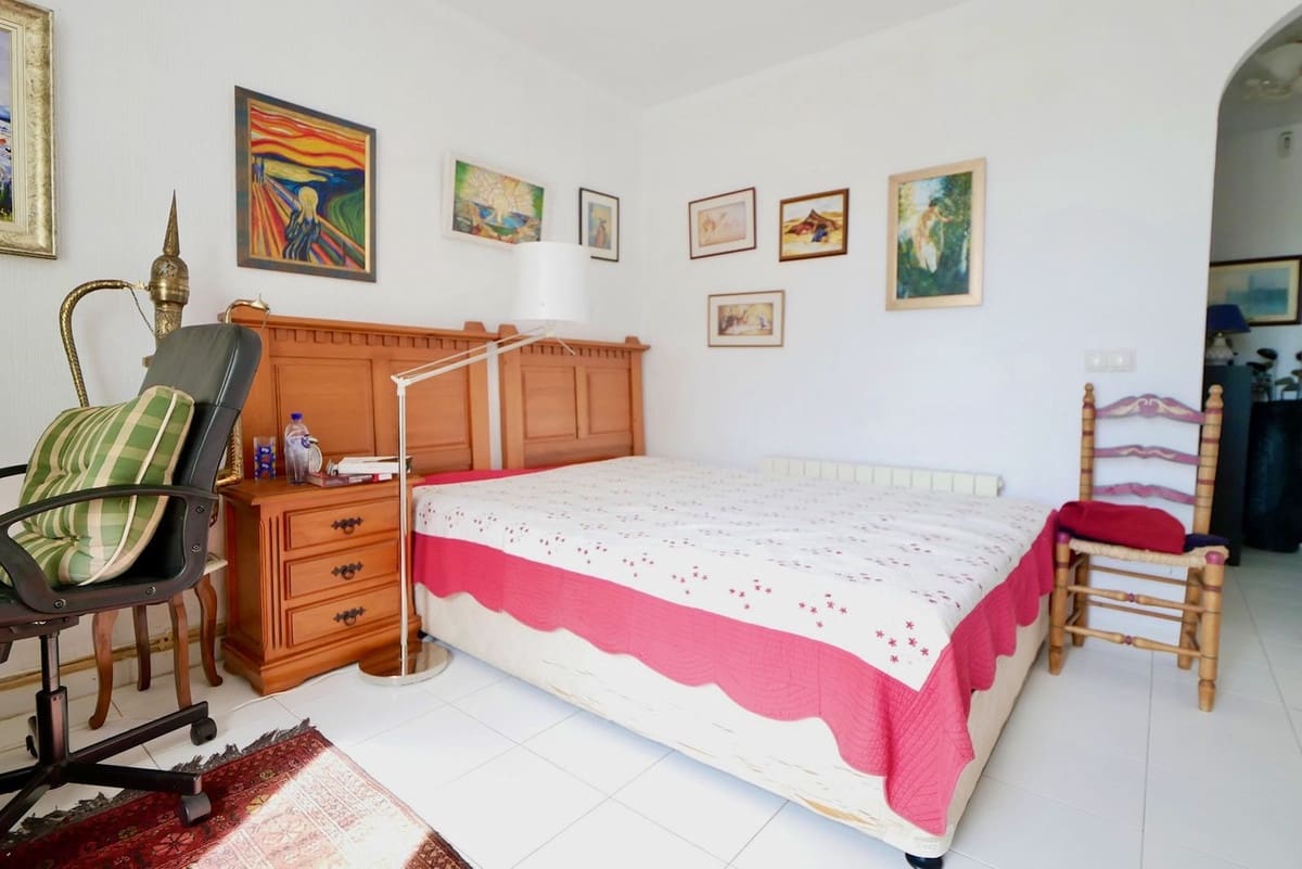 3 bedroom Townhouse for sale in Calahonda with pool garage - € 489,000 (Ref: 8566085)