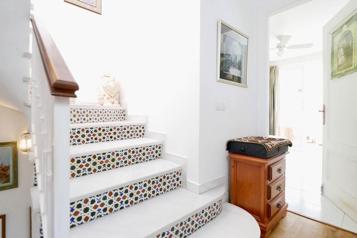 3 bedroom Townhouse for sale in Calahonda with pool garage - € 489,000 (Ref: 8566085)