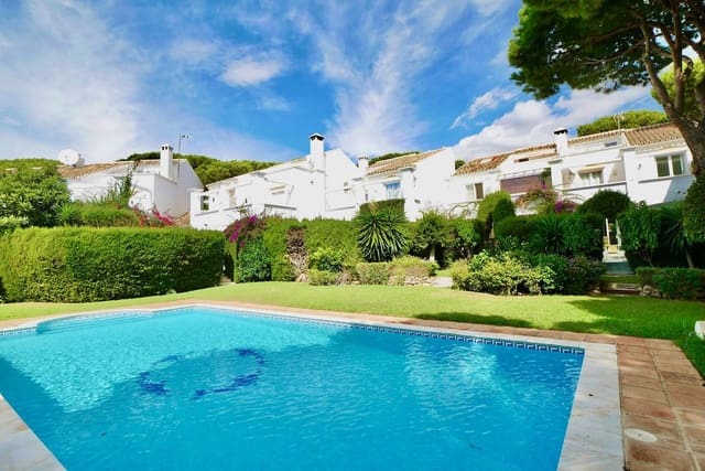3 soverom Hus til salgs i Calahonda, Mijas med svømmebasseng garasje - € 489 000 (Ref: 8566085)