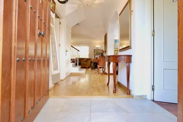 3 soverom Hus til salgs i Calahonda, Mijas med svømmebasseng garasje - € 489 000 (Ref: 8566085)