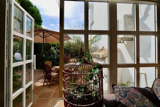 3 soverom Hus til salgs i Calahonda, Mijas med svømmebasseng garasje - € 489 000 (Ref: 8566085)