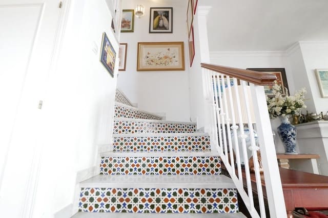 3 soverom Hus til salgs i Calahonda, Mijas med svømmebasseng garasje - € 489 000 (Ref: 8566085)