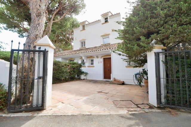 3 soverom Hus til salgs i Calahonda, Mijas med svømmebasseng garasje - € 489 000 (Ref: 8566085)