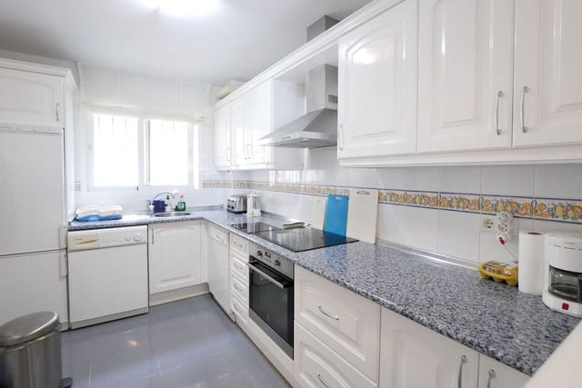 Apartamento de 3 habitaciones en Calahonda, Mijas en venta con piscina - 355.000 € (Ref: 8585059)