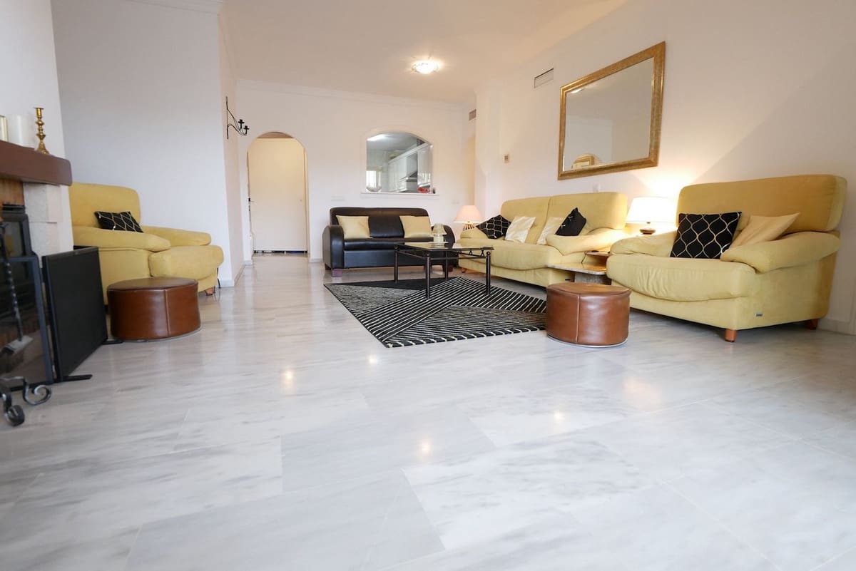 3 soveværelse Lejlighed til salg i Calahonda med swimmingpool - € 355.000 (Ref: 8585059)