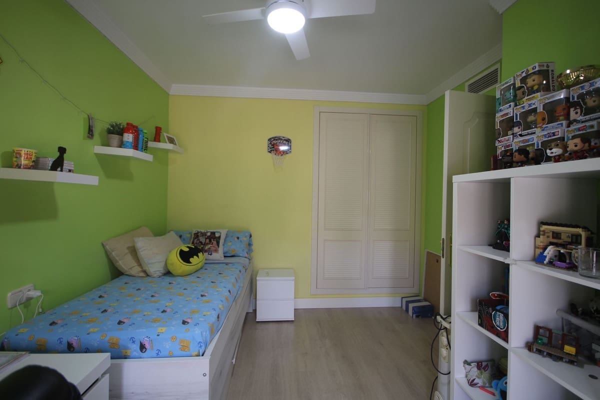 3 slaapkamer Halfvrijstaande villa te koop in Riviera del Sol - € 490.000 (Ref: 8585061)