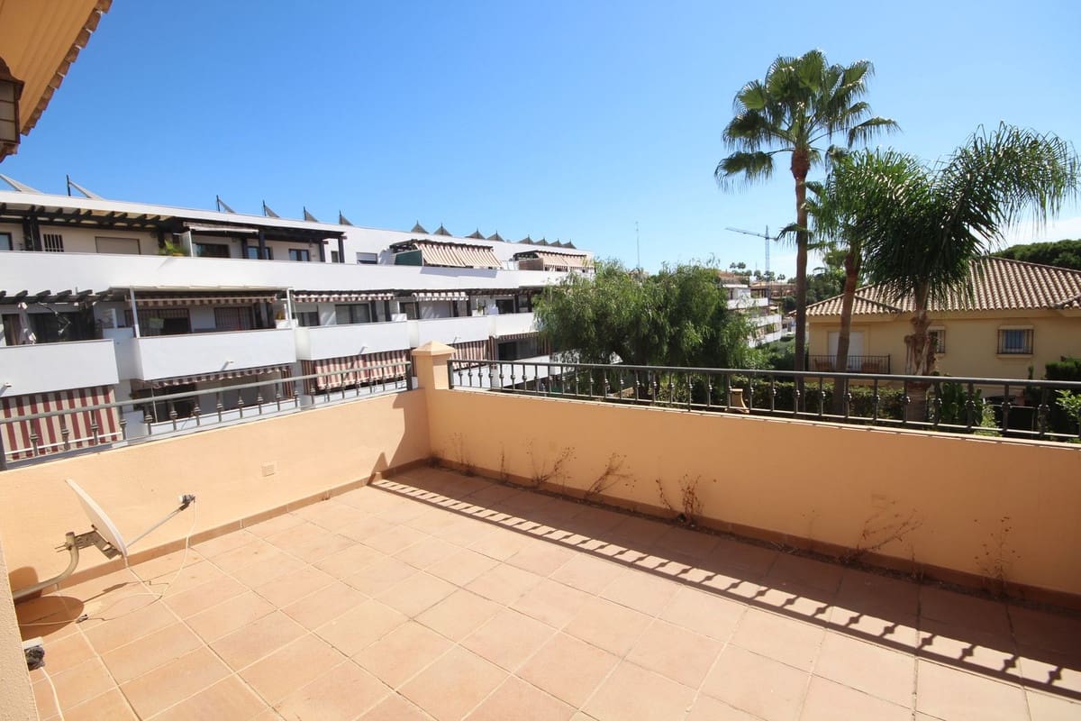 3 slaapkamer Halfvrijstaande villa te koop in Riviera del Sol - € 490.000 (Ref: 8585061)