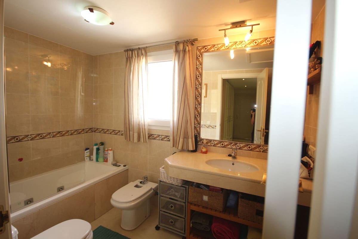 3 makuuhuone Paritalo myytävänä paikassa Riviera del Sol - 490 000 € (Ref: 8585061)