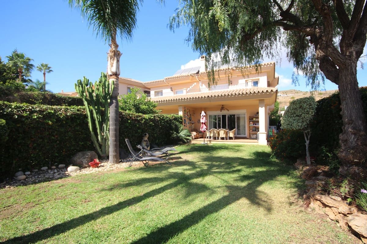 3 makuuhuone Paritalo myytävänä paikassa Riviera del Sol - 490 000 € (Ref: 8585061)