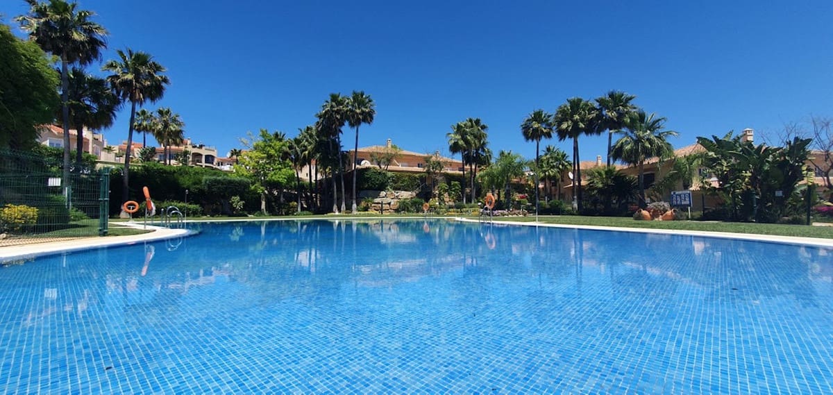 3 makuuhuone Paritalo myytävänä paikassa Riviera del Sol - 490 000 € (Ref: 8585061)