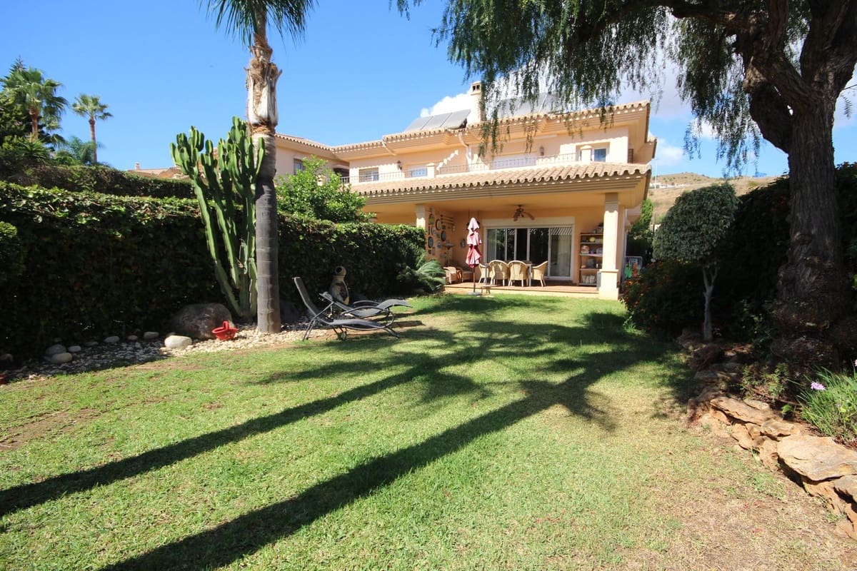 3 makuuhuone Paritalo myytävänä paikassa Riviera del Sol - 490 000 € (Ref: 8585061)