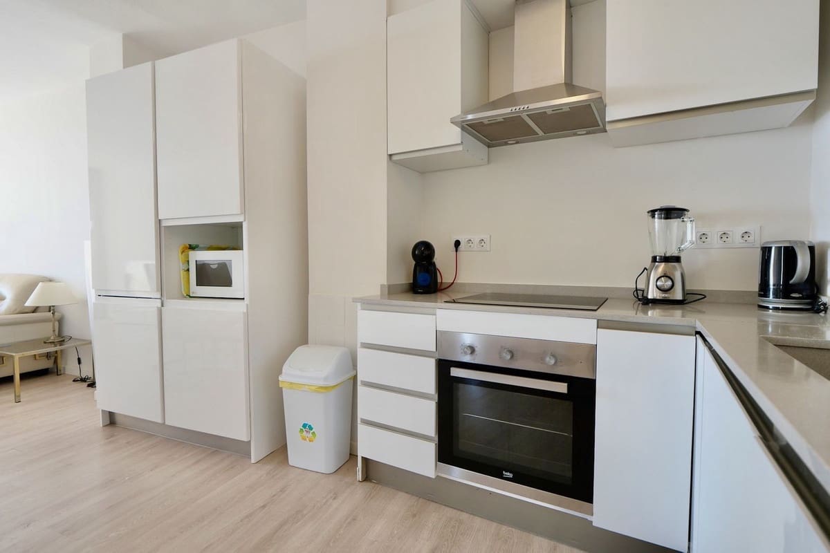 3 sypialnia Apartament na sprzedaż w Cabopino z basenem garażem - 925 000 € (Ref: 8589901)