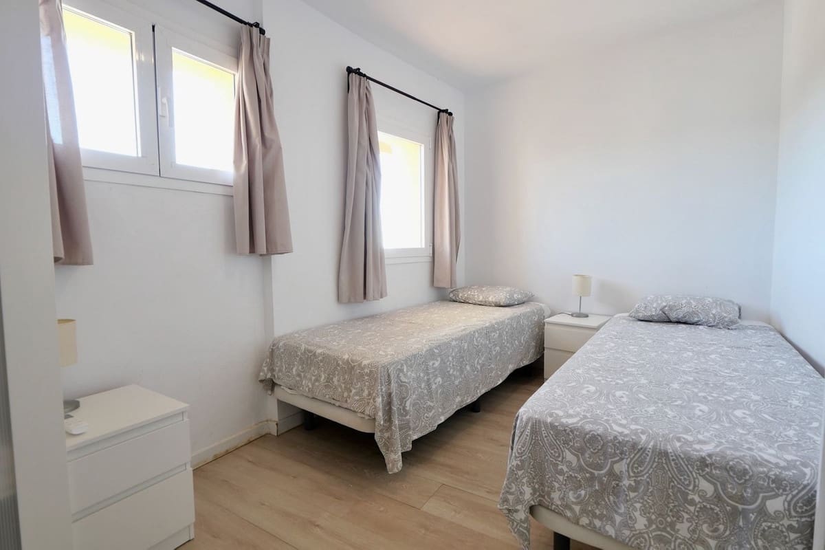 3 sypialnia Apartament na sprzedaż w Cabopino z basenem garażem - 925 000 € (Ref: 8589901)