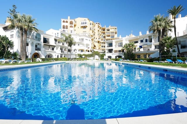 3 Zimmer Apartment zu verkaufen in Cabopino, Marbella mit Pool Garage - 925.000 € (Ref: 8589901)