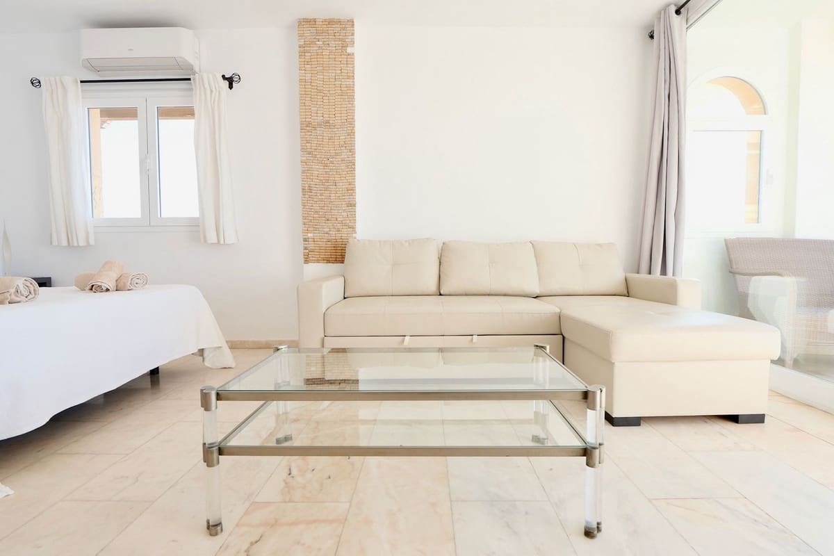 3 sovrum Lägenhet till salu i Cabopino med pool garage - 925 000 € (Ref: 8589901)