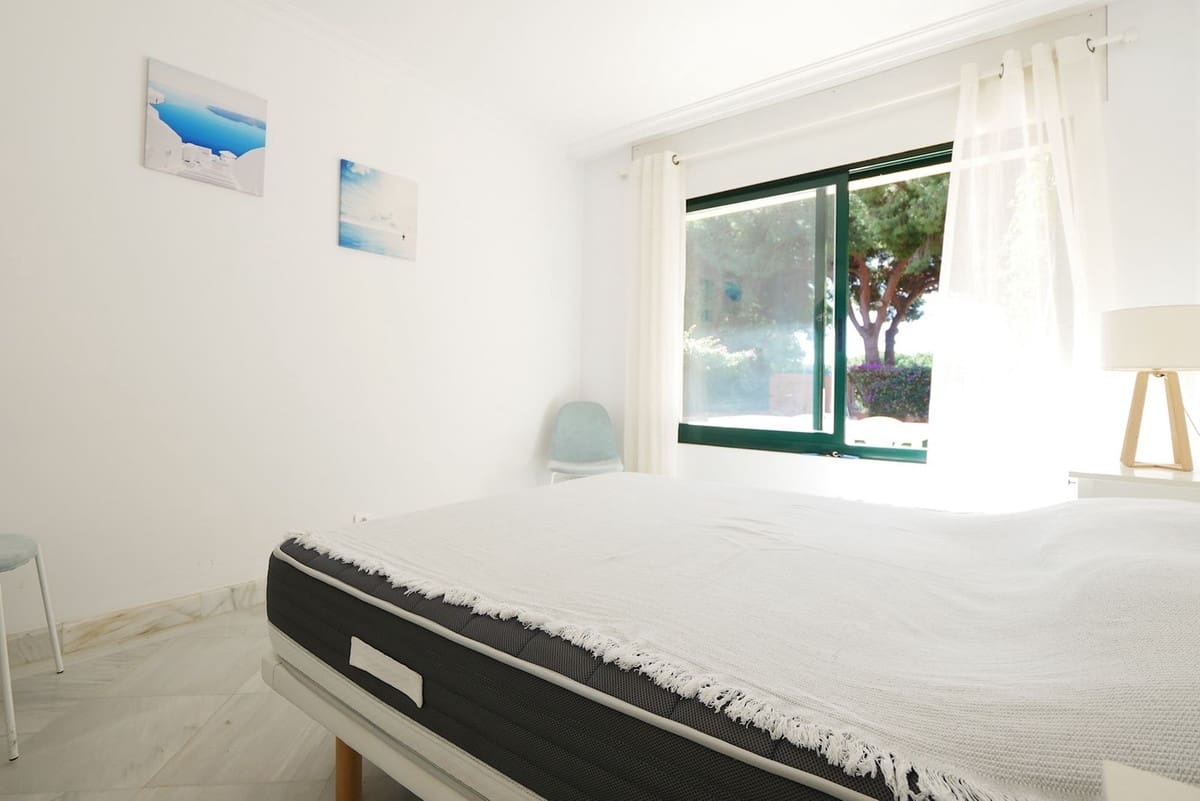 2 soveværelse Lejlighed til salg i Cabopino med swimmingpool garage - € 399.900 (Ref: 8598370)