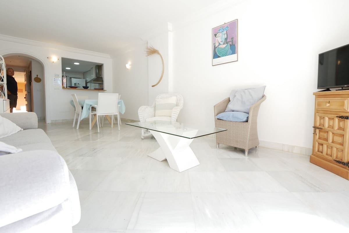 2 bedroom Apartment for sale in Cabopino with pool garage - € 399,900 (Ref: 8598370)